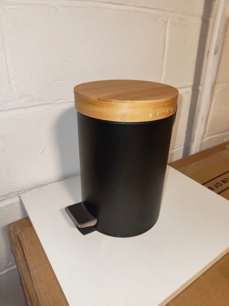 Petite poubelle de salle de bain, Maison & Meubles, Accessoires pour la Maison | Poubelles, À pédale, Moins de 10 litres, Comme neuf