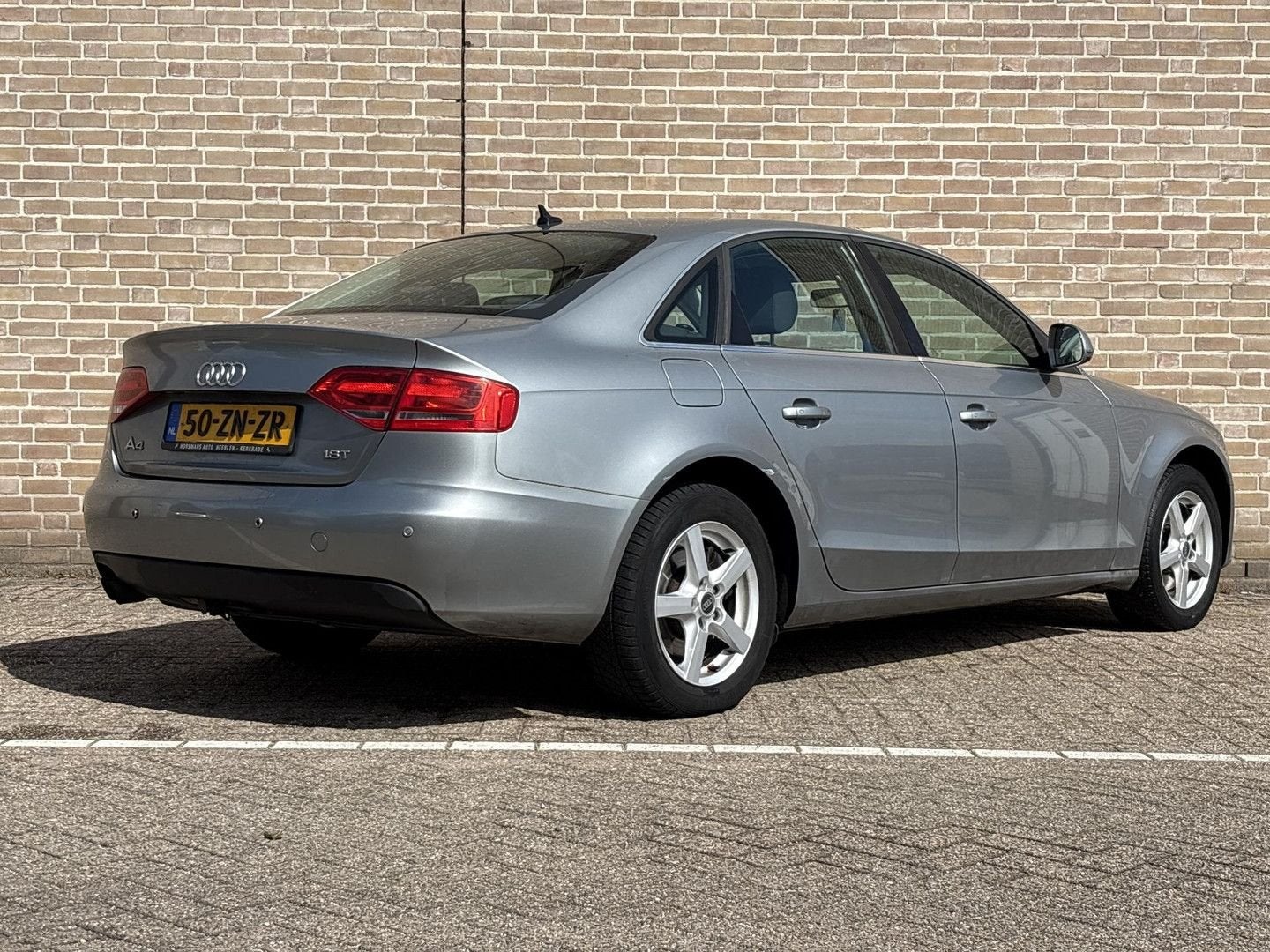 Audi A4 Limousine 1.8 TFSI Pro Line Business | Climate | Cru, Autos, Audi, Argent ou Gris, Achat, Entreprise, Boîte manuelle
