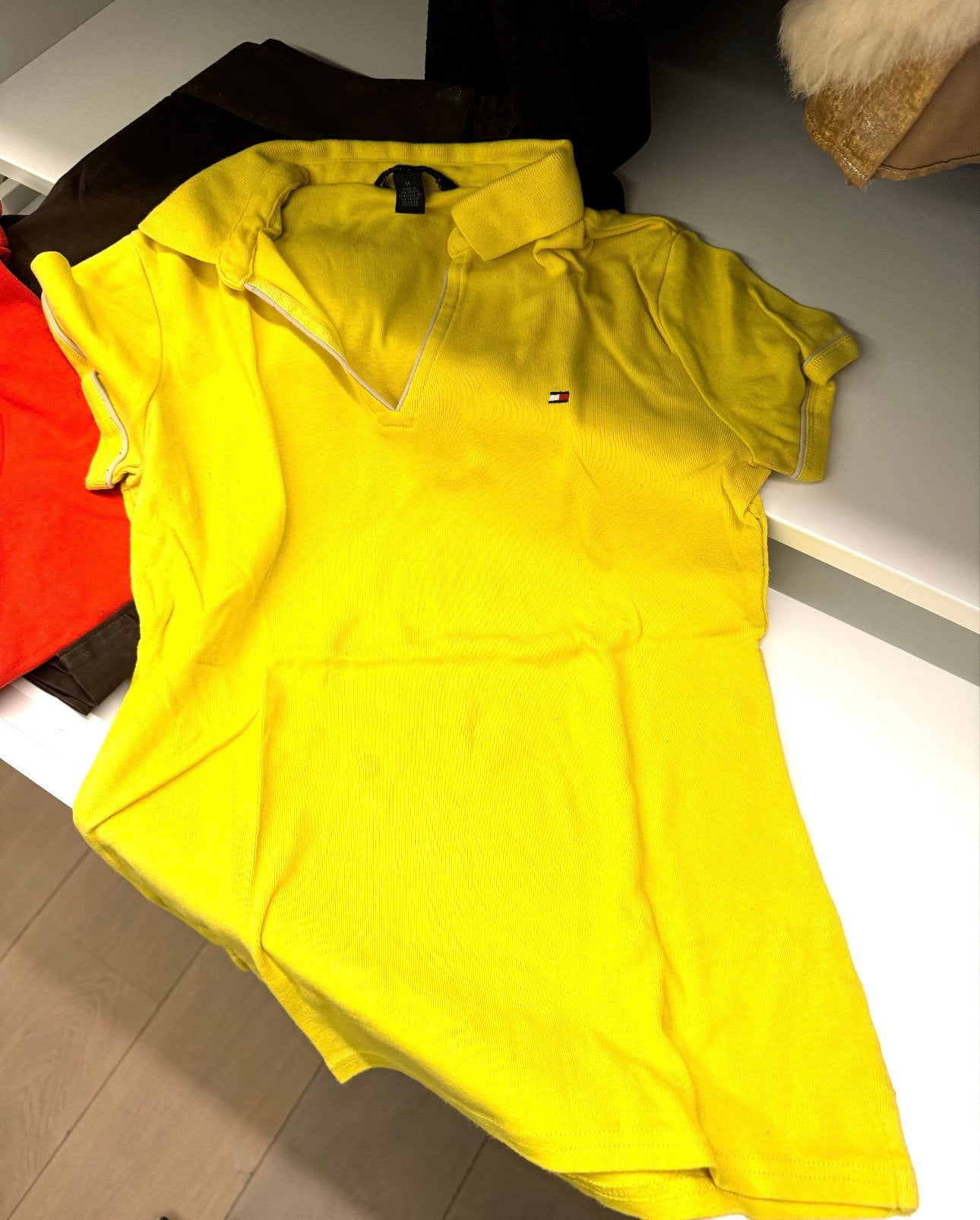 Polo Tommy Hilfiger, Ophalen of Verzenden, Zo goed als nieuw, Maat 38/40 (M), Geel