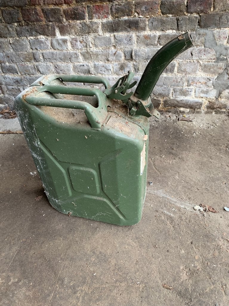 jerrycan, Ophalen, Gebruikt