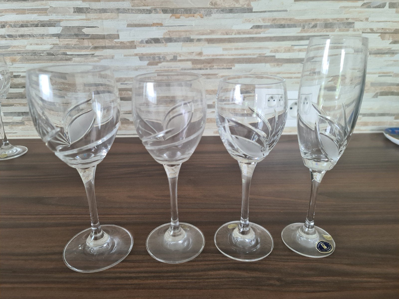 mooi geslepen kristallen glasservies, Ophalen