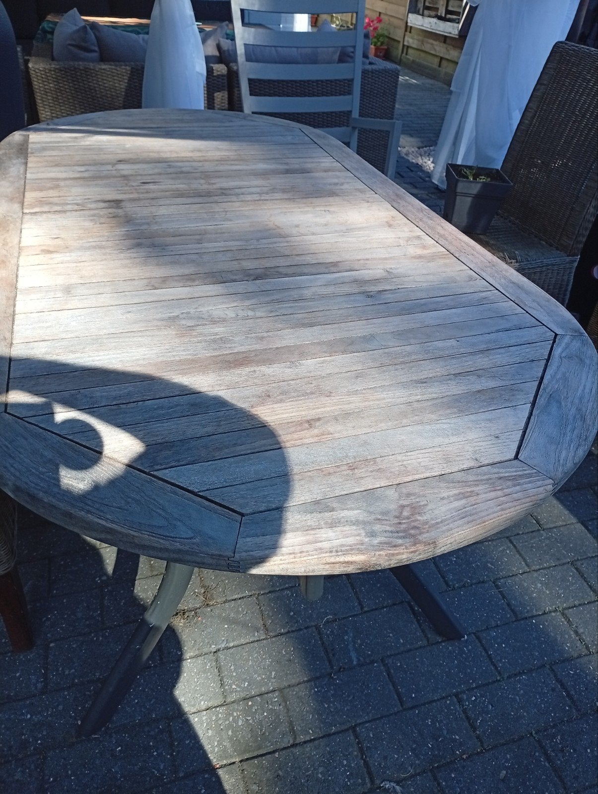 tuintafel 180 op 90 en 4 stoelen, Ophalen, Gebruikt, Ovaal, Hout