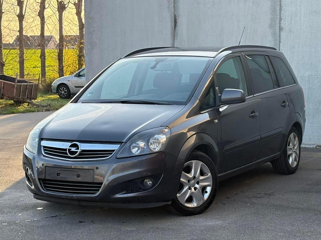 OPEL ZAFIRA 1.6 BENZINE 7ZITPLAATSEN AIRCO TREKHAAK, Auto's, Opel, Euro 5, Parkeersensor, 5 deurs, Particulier