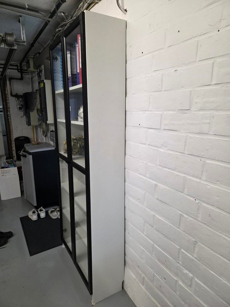 2 deurs vitrinekast met schabben, Huis en Inrichting, Ophalen, Met deur(en), 50 tot 100 cm, Zo goed als nieuw