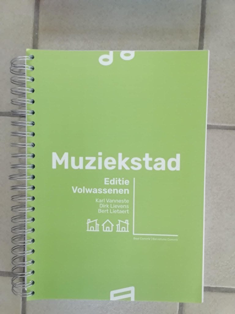 Muziekstad - notenleer voor volwassenen - handleiding, Ophalen, Zo goed als nieuw