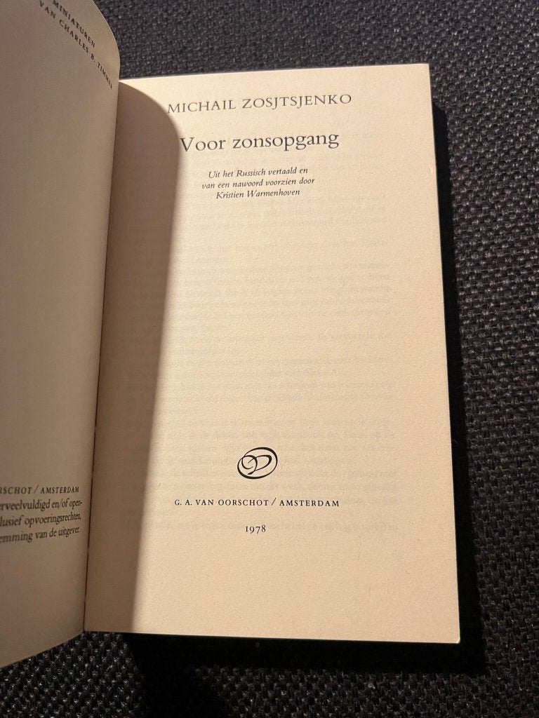 Voor Zonsopgang - Michail Zosjtsjenko * Russische Miniaturen, Boeken, België, Michail Zosjtsjenko, Ophalen of Verzenden, Zo goed als nieuw