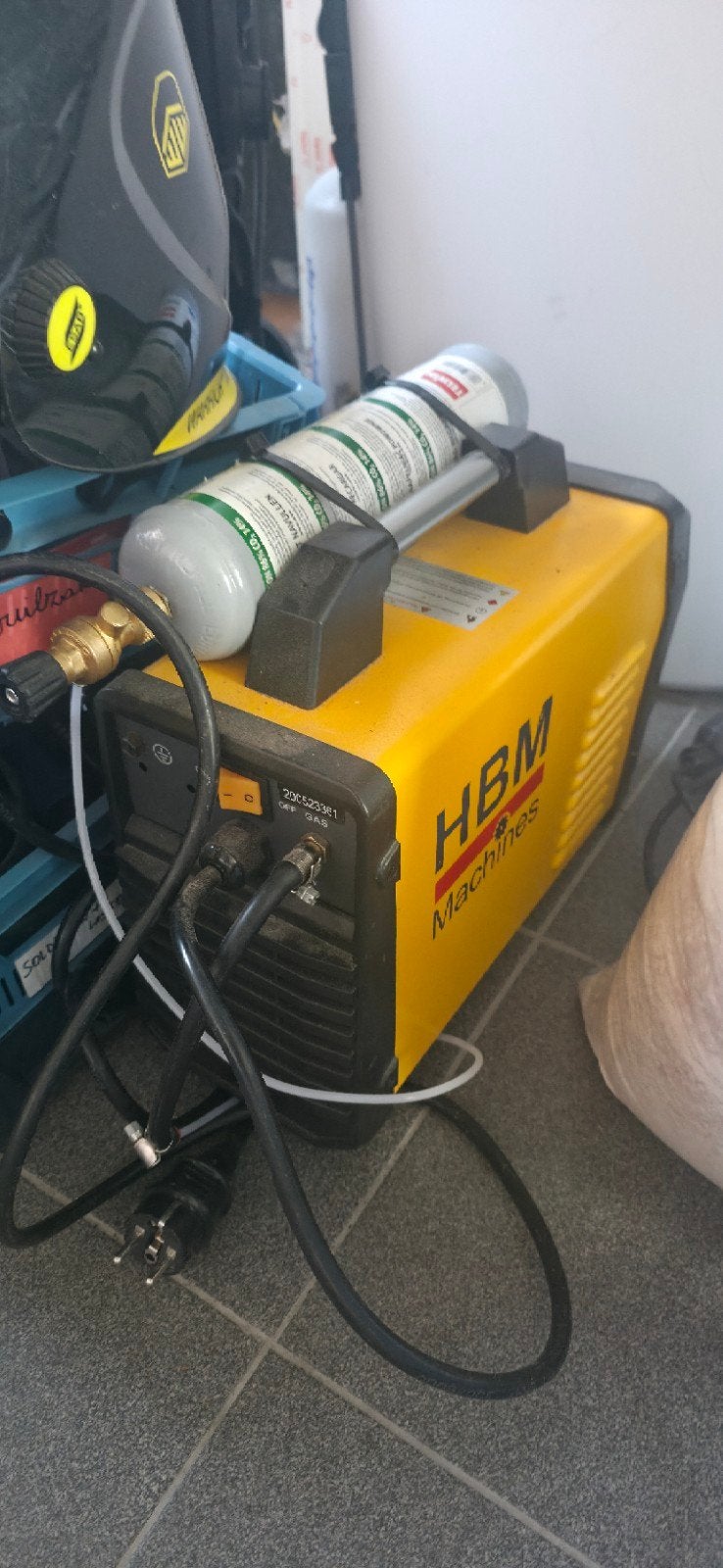 Poste de soudage avec casque de soudage automatique, Enlèvement