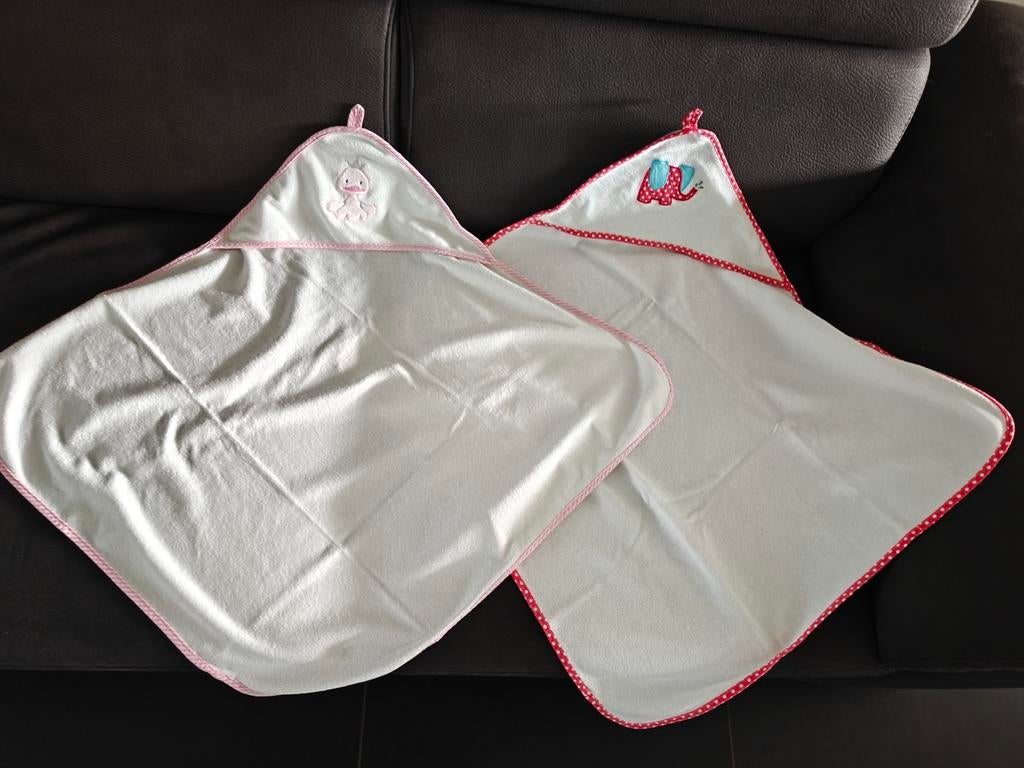 2 baby-badhanddoekjes, Kinderen en Baby's, Babykleding | Overige, Ophalen of Verzenden
