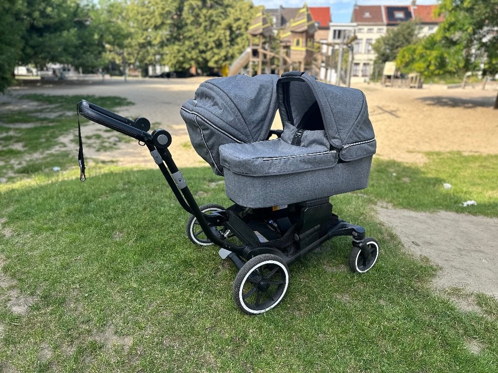 Poussette Emmaljunga NXT Twin pour deux, Enfants & Bébés, Poussettes & Combinaisons, Autres marques, Voiture duo, Enlèvement, Utilisé