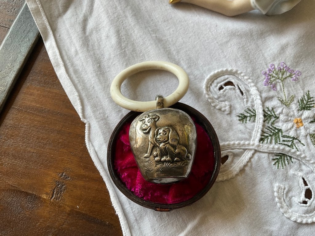 Verzilverde rammelaar Lady en de Vagebond, Ophalen of Verzenden