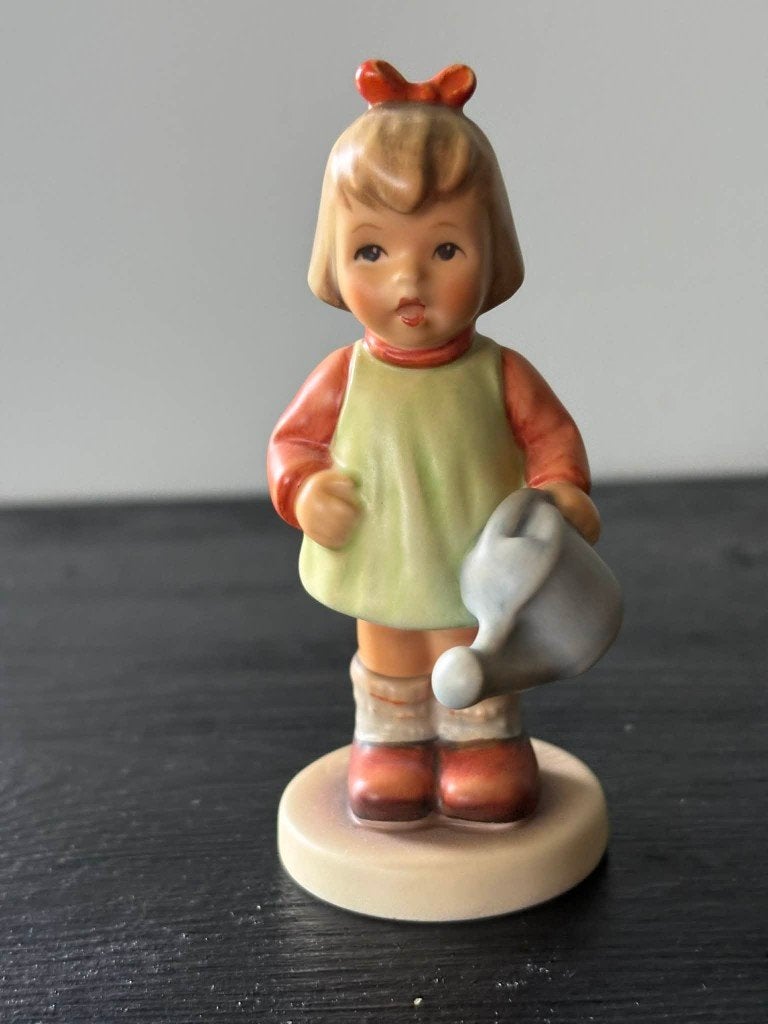 Hummel Goebel, fille avec un arrosoir, Collections, Enlèvement ou Envoi, Comme neuf, Hummel
