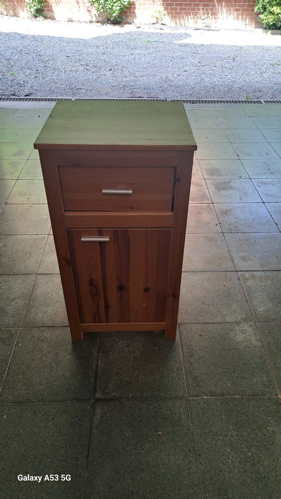 une table  de nuit, Maison & Meubles, Enlèvement ou Envoi