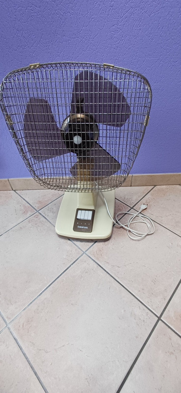 Ventilateur vintage Taurus 50W – 3 vitesses 
​, Electroménager, Ventilateurs, Enlèvement, Utilisé, Ventilateur de trépied