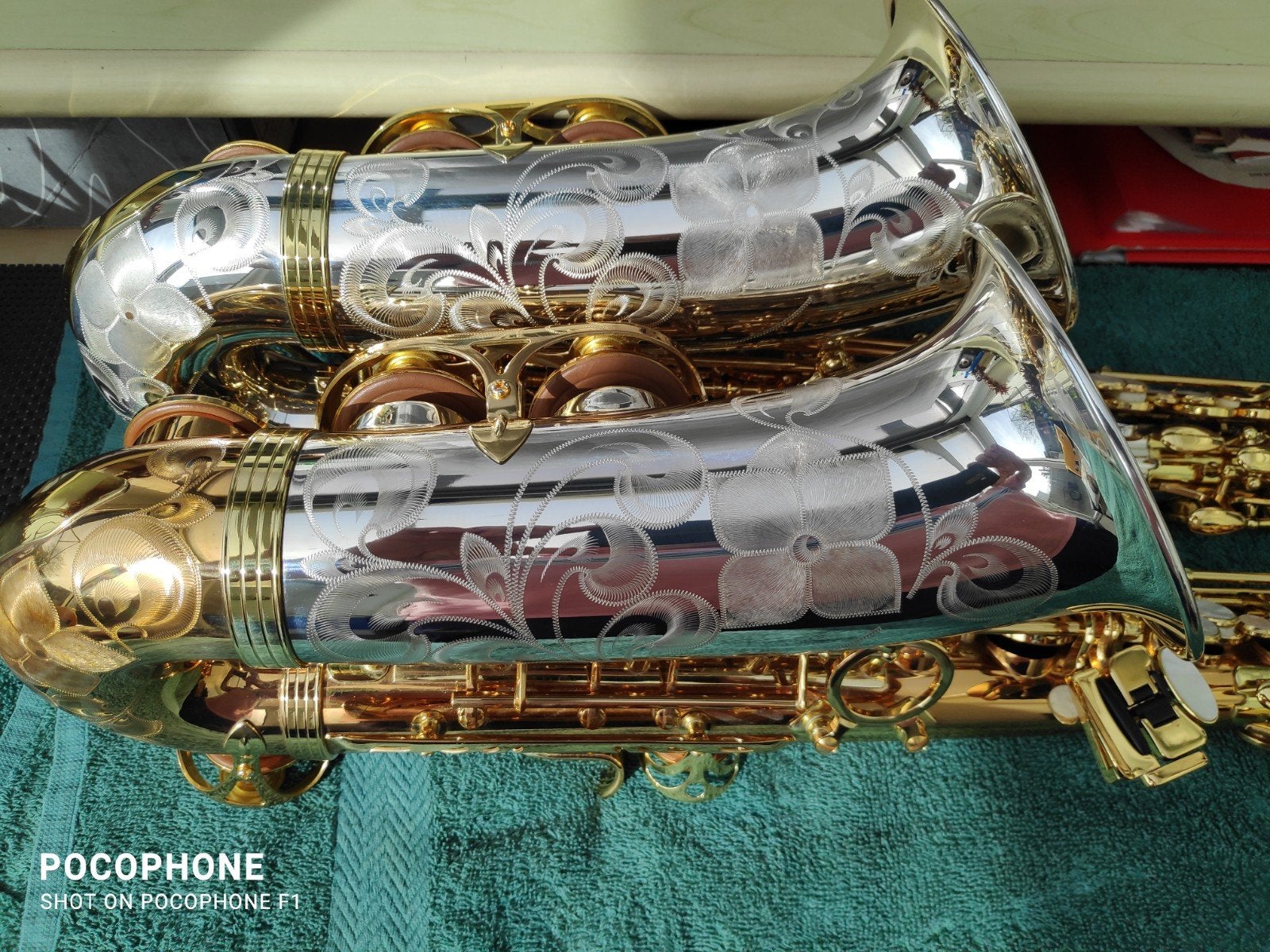 YANAGISAWA'S  AWO32 en AW037., Muziek en Instrumenten, Blaasinstrumenten | Saxofoons, Ophalen, Alt, Met koffer