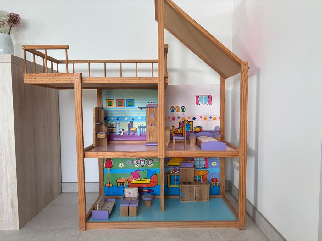 Houten barbiehuis /poppenhuis met houten meubels, Kinderen en Baby's, Ophalen, Zo goed als nieuw, Poppenhuis