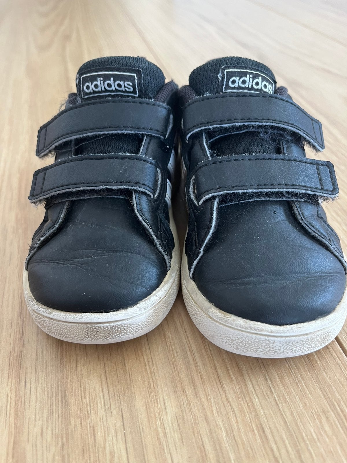 Adidias sneakers maat 23, Kinderen en Baby's, Ophalen, Zo goed als nieuw