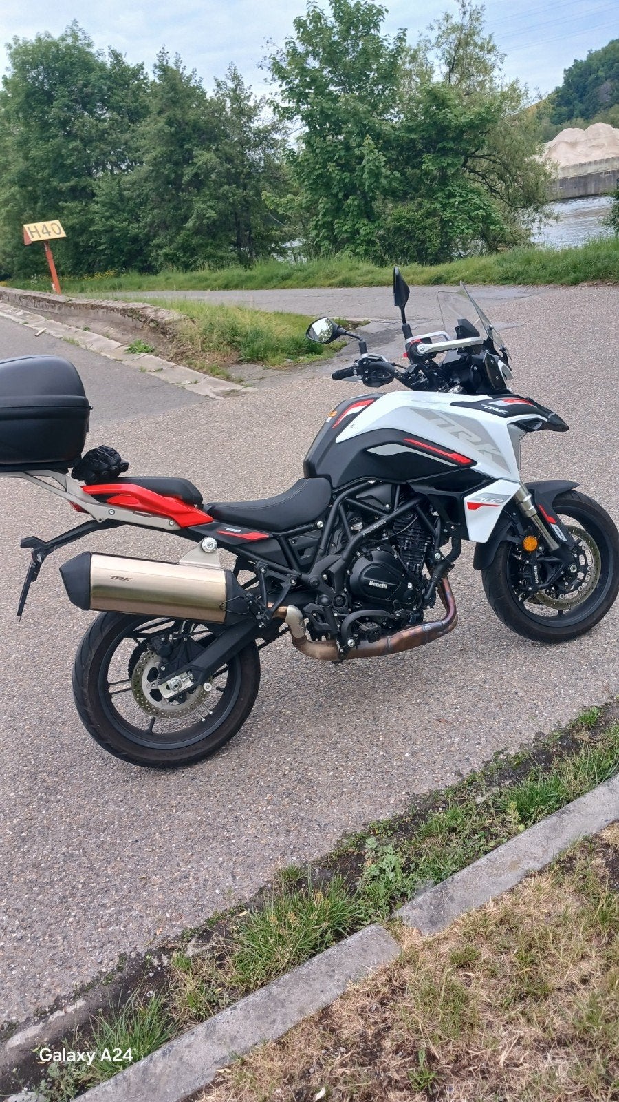 Benelli trk 702