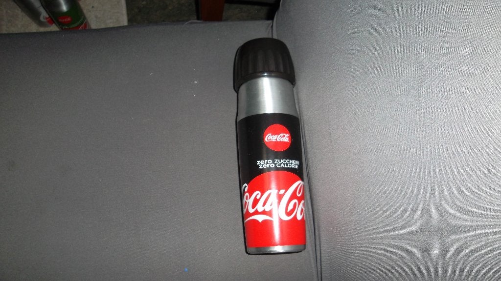 metalen drinkbus van coca cola zwart 1, Verzamelen, Ophalen, Zo goed als nieuw