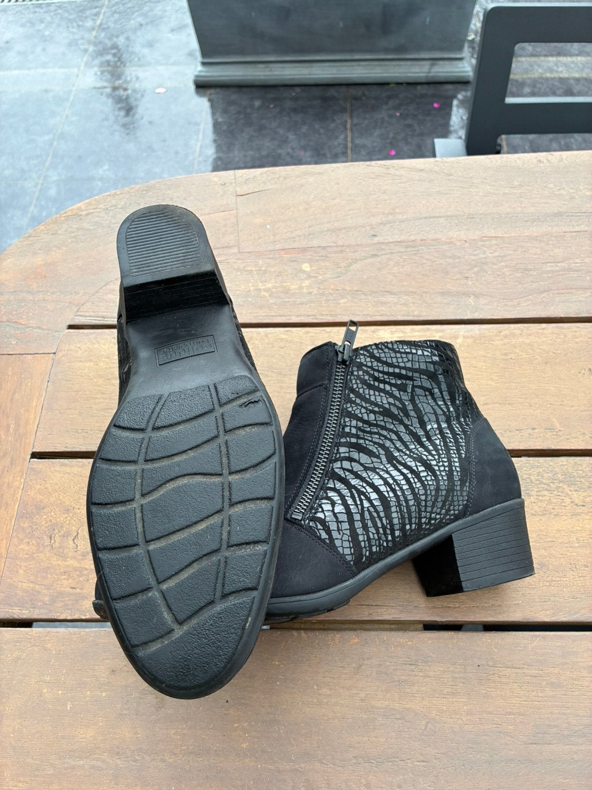 Zwarte toffe enkellaarsjes met klein hakje maat 39, Comme neuf, Enlèvement, Boots et Botinnes, Noir