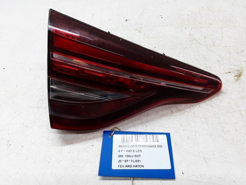 PANNEAU ARRIÈRE GAUCHE AVEC LAMPE Renault Clio V (RJAB), Renault, Mevr. I. Hauben, Utilisé, Rue de l'Espoir 34 34
4030  GRIVEGNÉE, BE