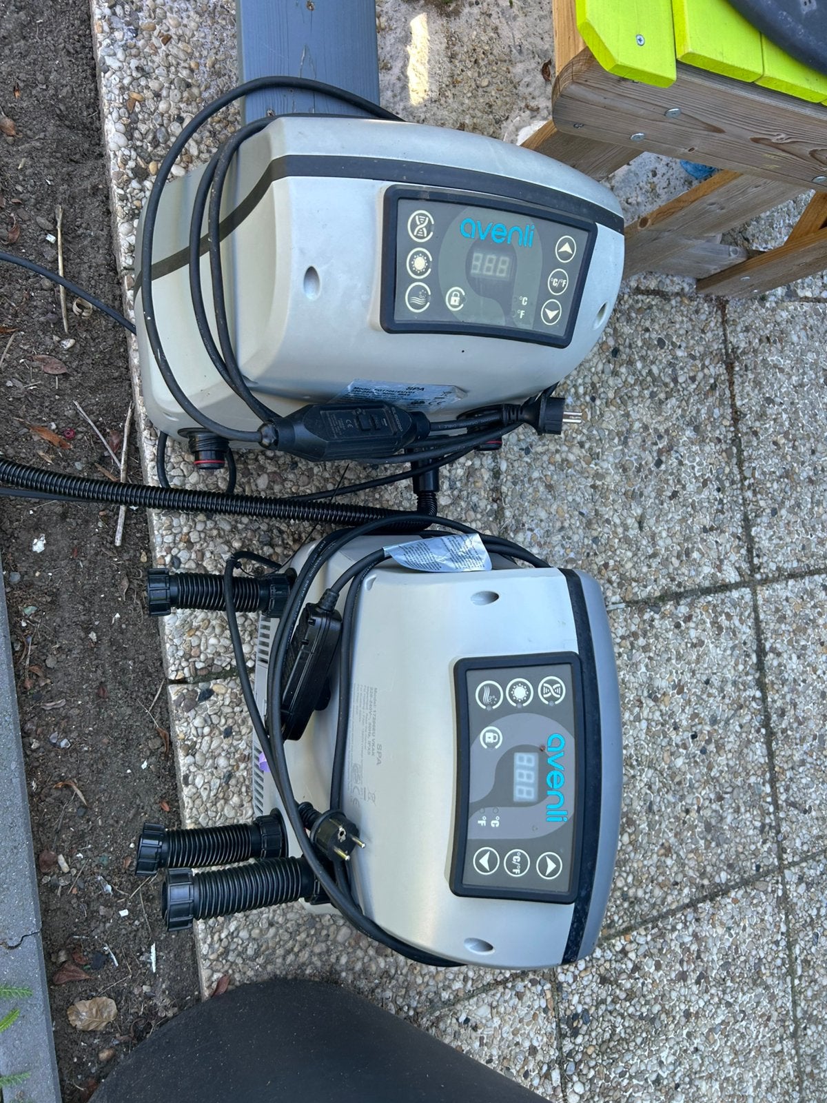 2 x avenli jacuzzi pomp, Ophalen, Gebruikt