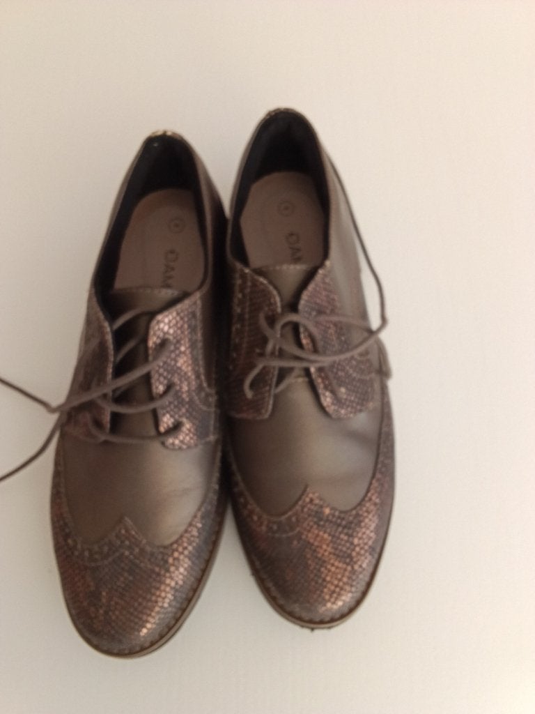 Damesschoenen, Schoenen met lage hakken, Overige kleuren, Nieuw, Ophalen of Verzenden