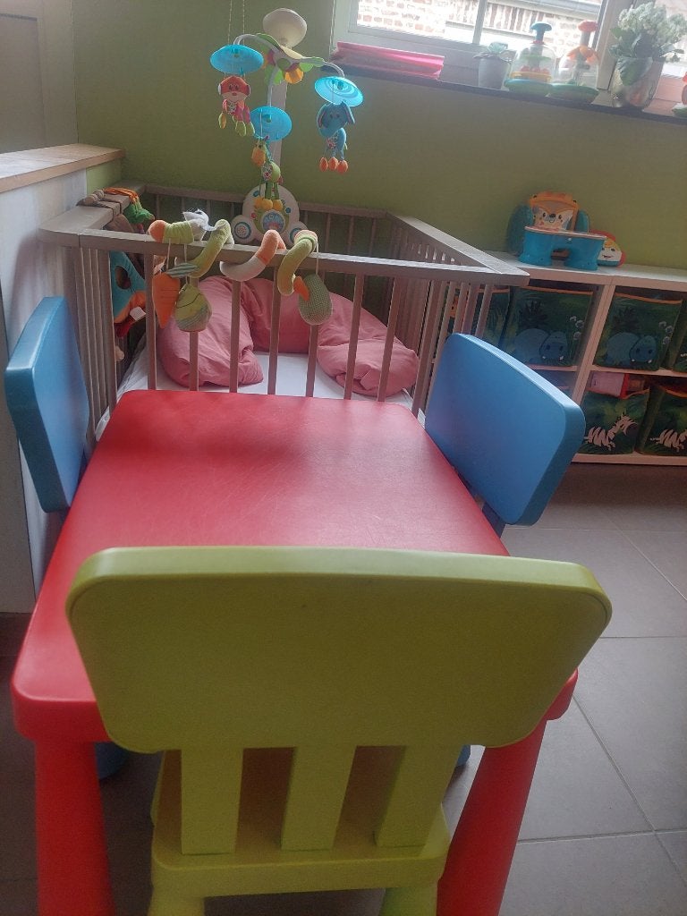 Kindertafel + stoelen, Kinderen en Baby's, Ophalen, Gebruikt, Tafel(s) en Stoel(en)