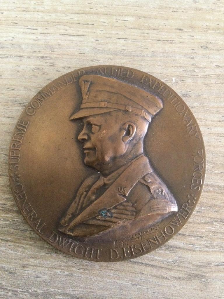 Bronzen penning Eisenhower, Enlèvement ou Envoi