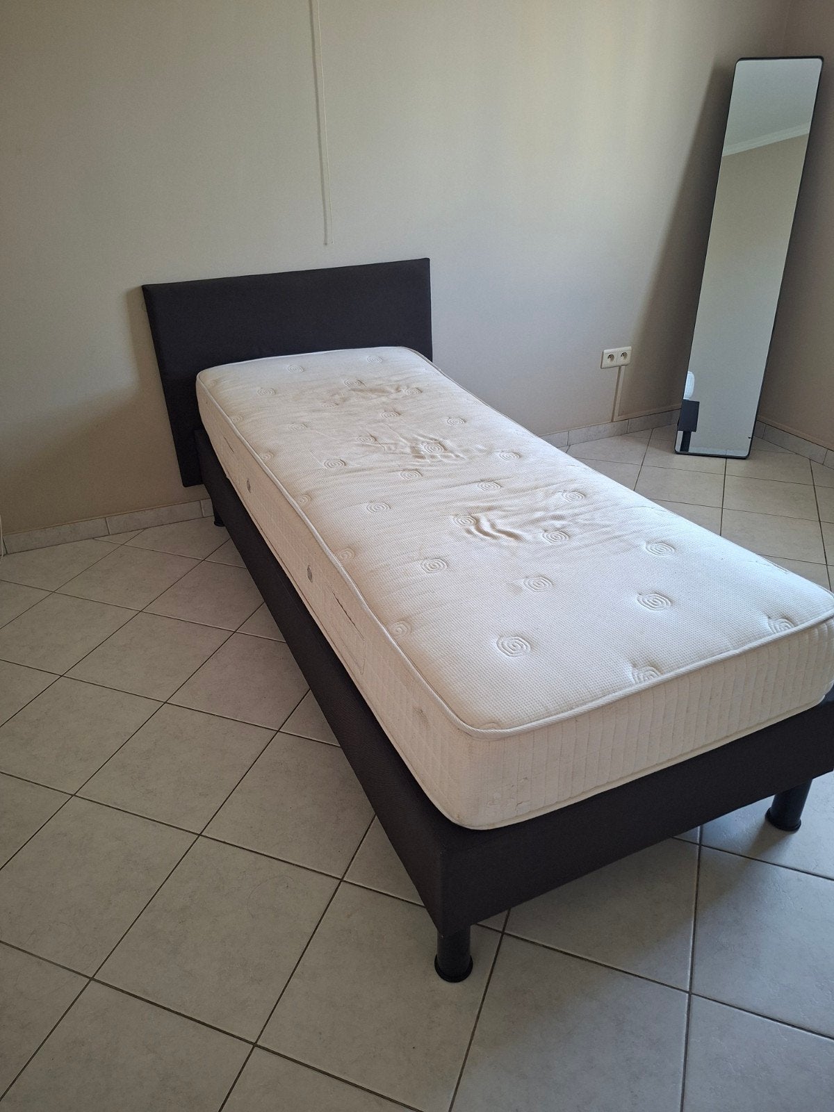 ❗️eenpersoons boxspring ❗️GRATIS, Huis en Inrichting, Ophalen, Eenpersoons