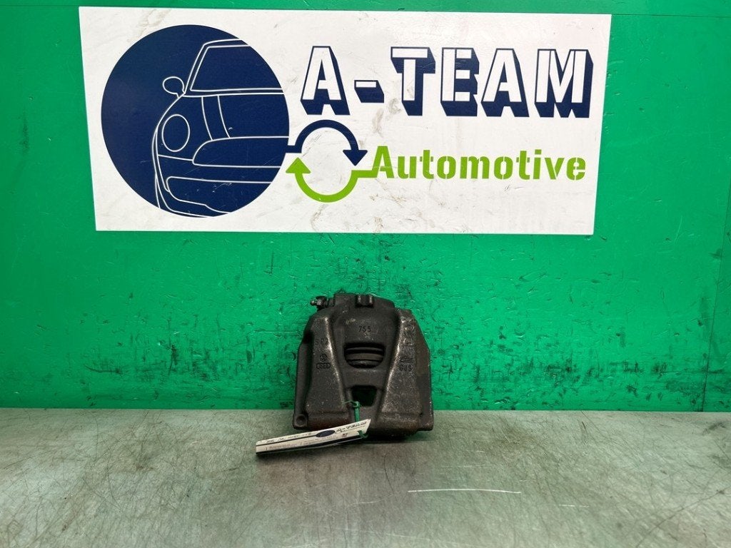 ETRIER DE FREIN AVANT GAUCHE Audi A4 (B8) (01-2007/12-2015), Auto-Union-Straße  1,
85057  Ingolstadt, DE, Info@audi.de, Audi, Utilisé