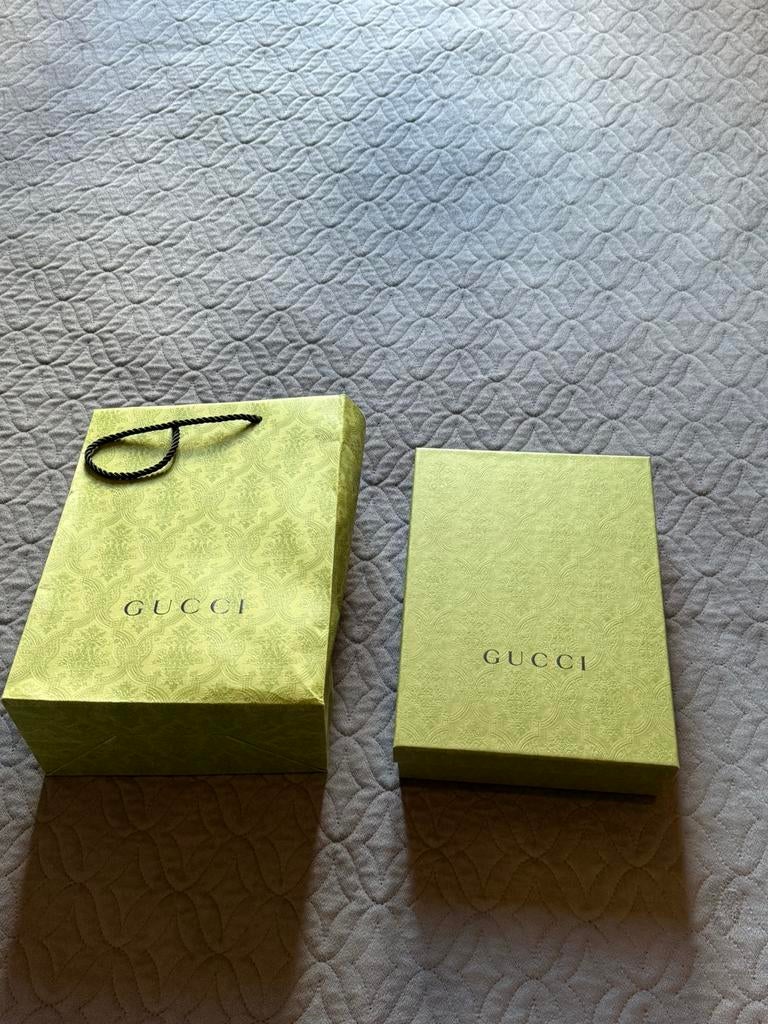 Sacoche Gucci sac à bandoulière GG, Vêtements | Hommes, Enlèvement, Comme neuf