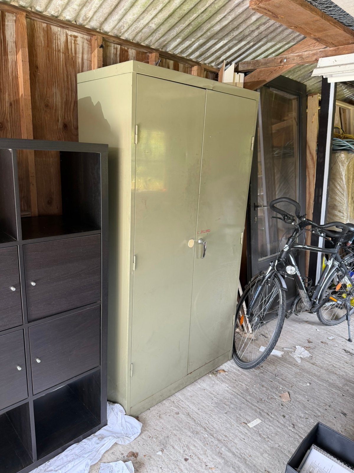 Armoire à mewaf en métal, Enlèvement, Comme neuf