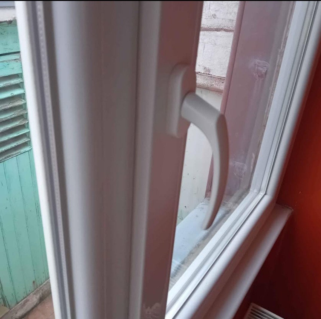 Châssis PVC blanc double vitrage avec trappe de ventilation, Bricolage & Construction, Enlèvement