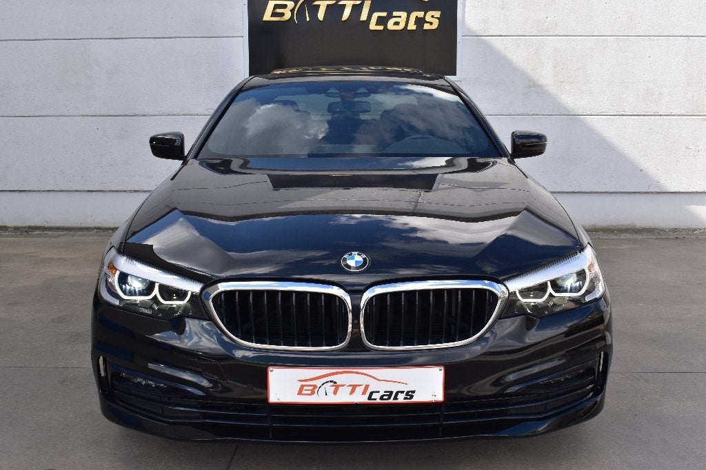 BMW 520i Sport-Line || Cuir || Panodak || Tableau numérique, Autos, Cuir, Entreprise, Garantie prolongée, Carnet d'entretien