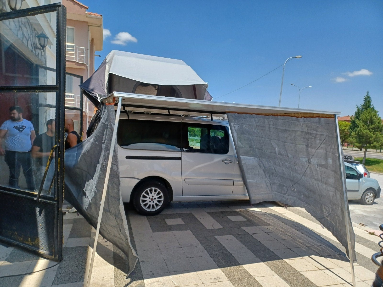 Auvent solaire pour le fourgon, Caravanes & Camping, Enlèvement