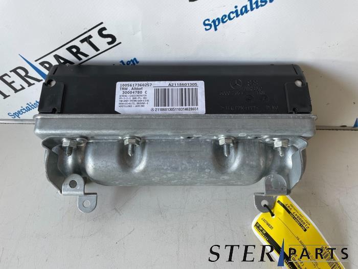 Airbag droite (tableau de bord) d'un Mercedes E-Klasse, 3 mois de garantie, Utilisé, -, -
