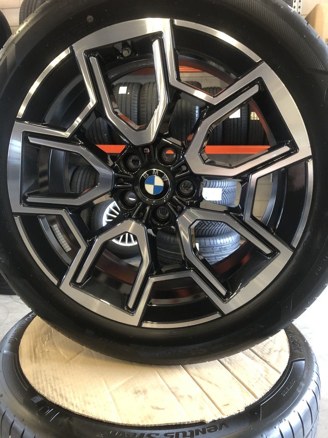 ORIG. 19 INCH BMW X1 U11 IX1 U11 X2 U10 STYLING 867  6898041, Autos : Pièces & Accessoires, Pneus & Jantes, Pneus et Jantes, 245 mm