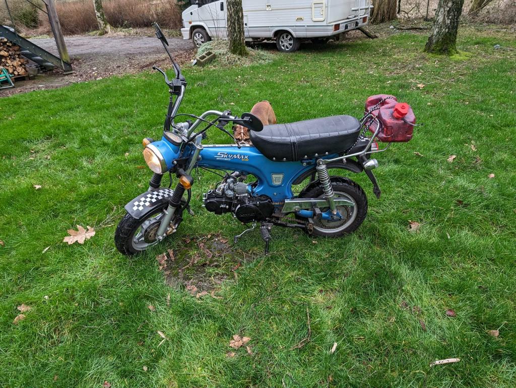 moto, 49 cm³, Jusqu'à 11 kW