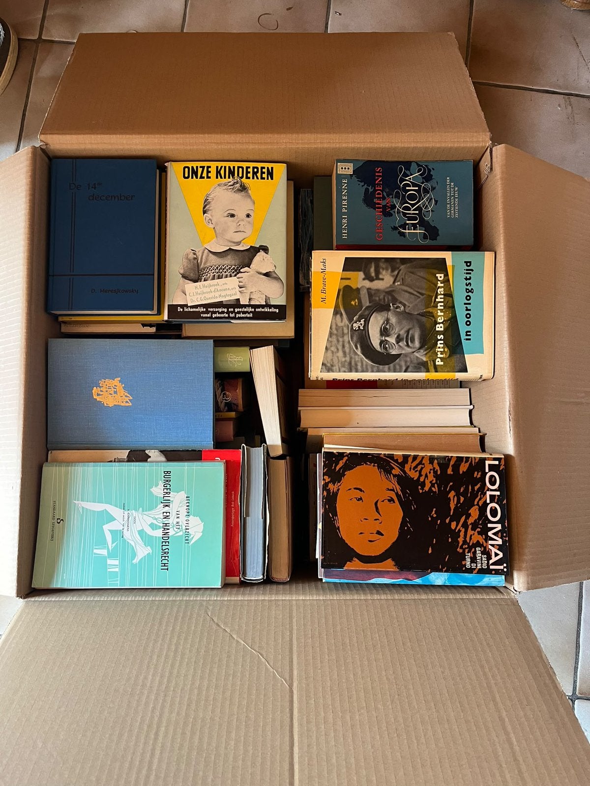 Volle doos boeken allerlei, Ophalen, Gelezen