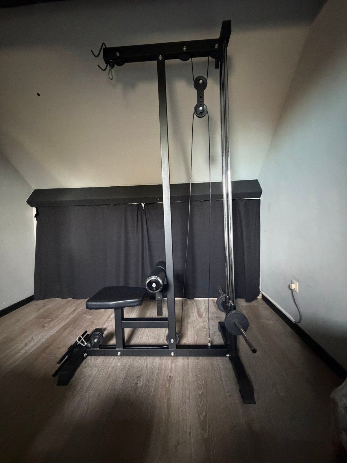 Dione LP10 Lat Pulley – Zeer goede staat – Extra grepen-€250, Sports & Fitness, Enlèvement, Comme neuf, Dos