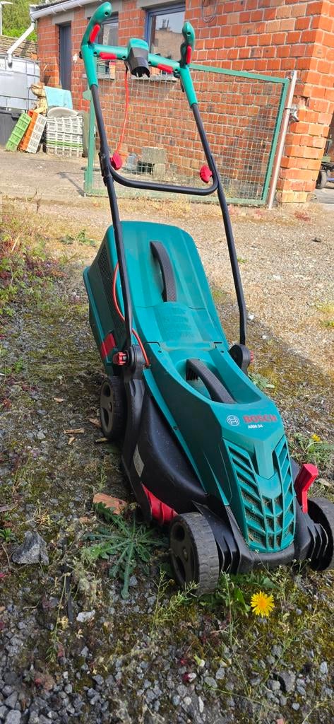 bosh electrische maaier . weg wegens aankoop benzine maaier, Tuin en Terras, Ophalen