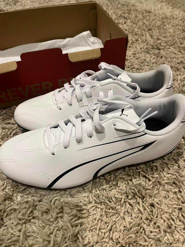 Puma voetbalschoenen (37), Maat XS of kleiner, Schoenen, Nieuw, Ophalen of Verzenden