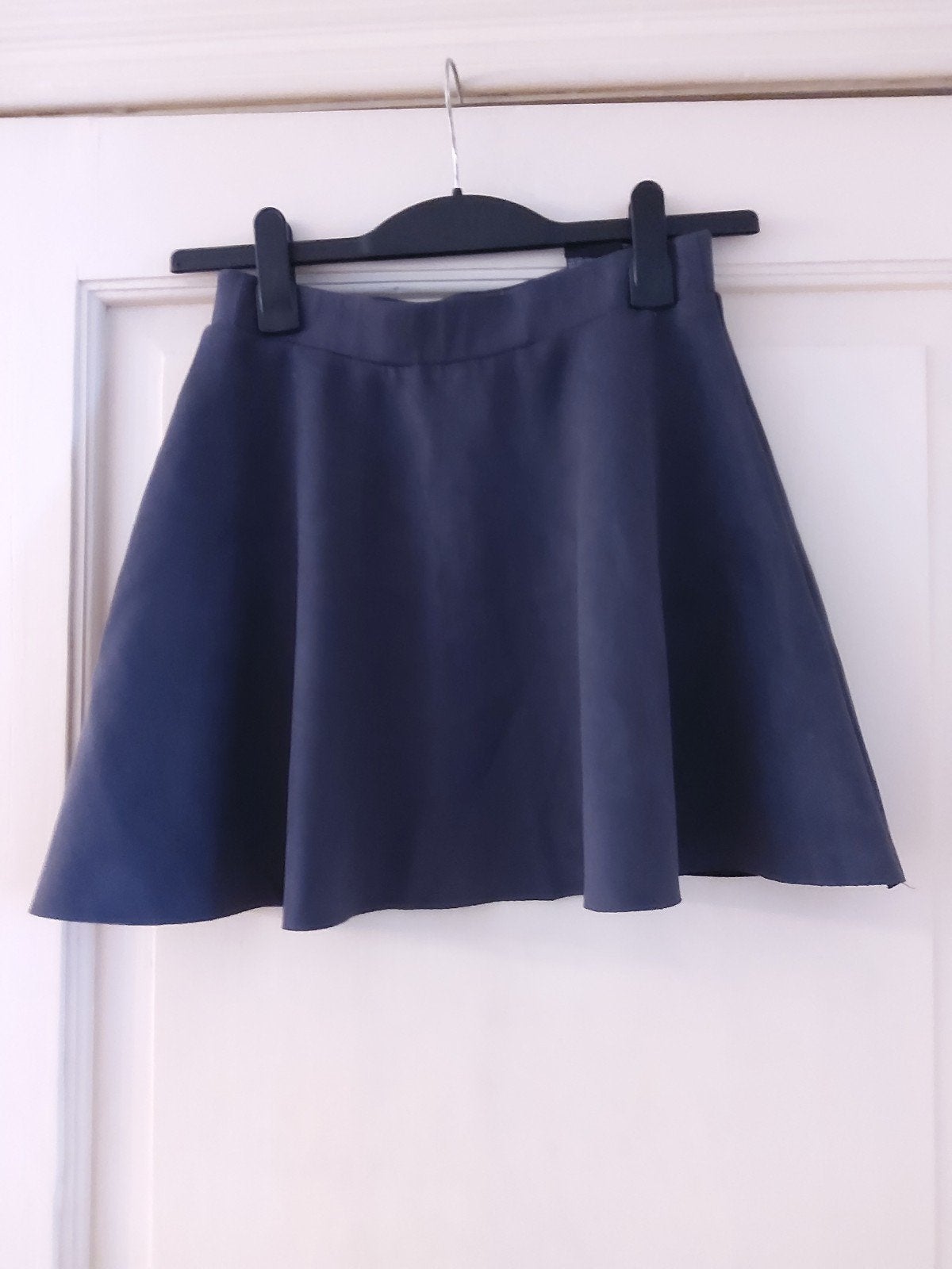 jupe gris foncé Coolcat taille S, Vêtements | Femmes, Gris, Enlèvement ou Envoi, Comme neuf, Coolcat
