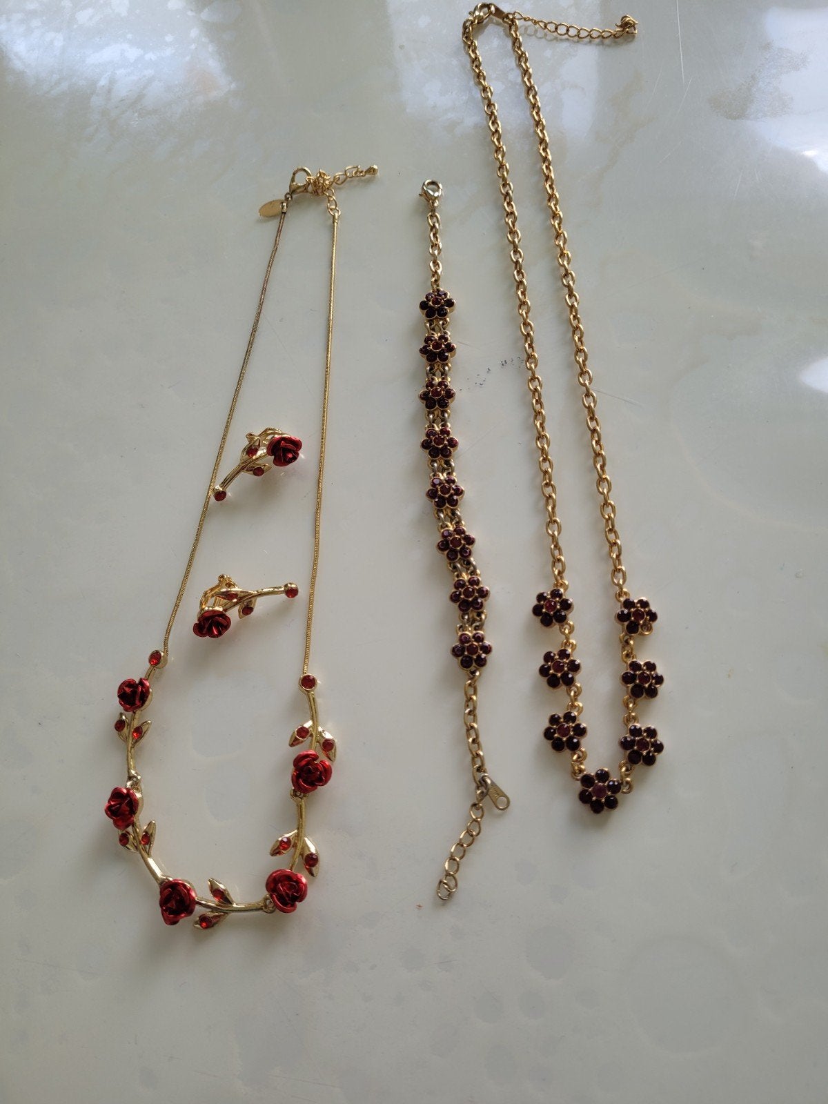 Intacte ketting voor beide 12 euro besproken, Handtassen en Accessoires, Kettingen, Ophalen of Verzenden, Zo goed als nieuw, Rood