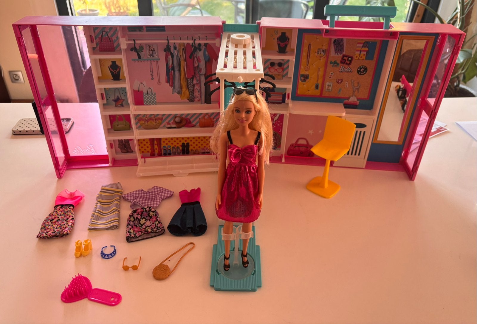 Barbie kleerkast, Kinderen en Baby's, Ophalen, Zo goed als nieuw