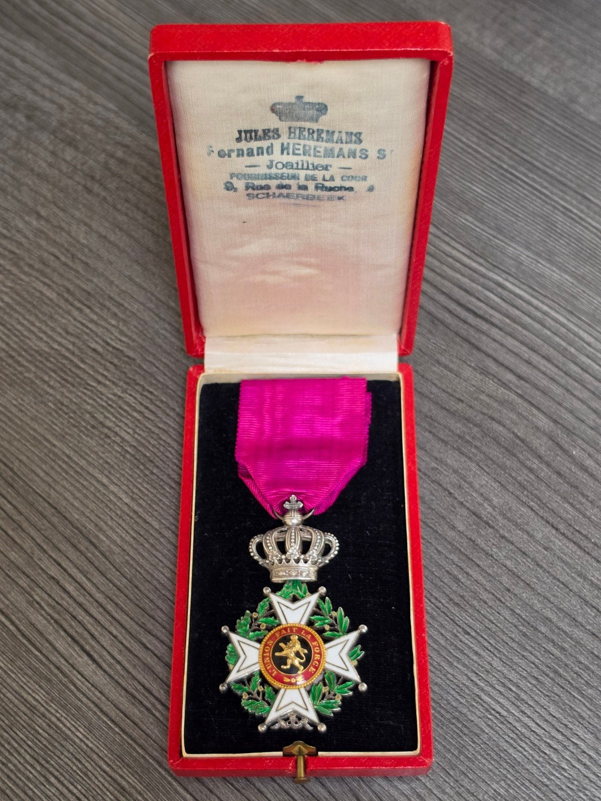 Medaille Ridder Leopoldsorde Jules Heremans in etui, Verzamelen, Ophalen of Verzenden
