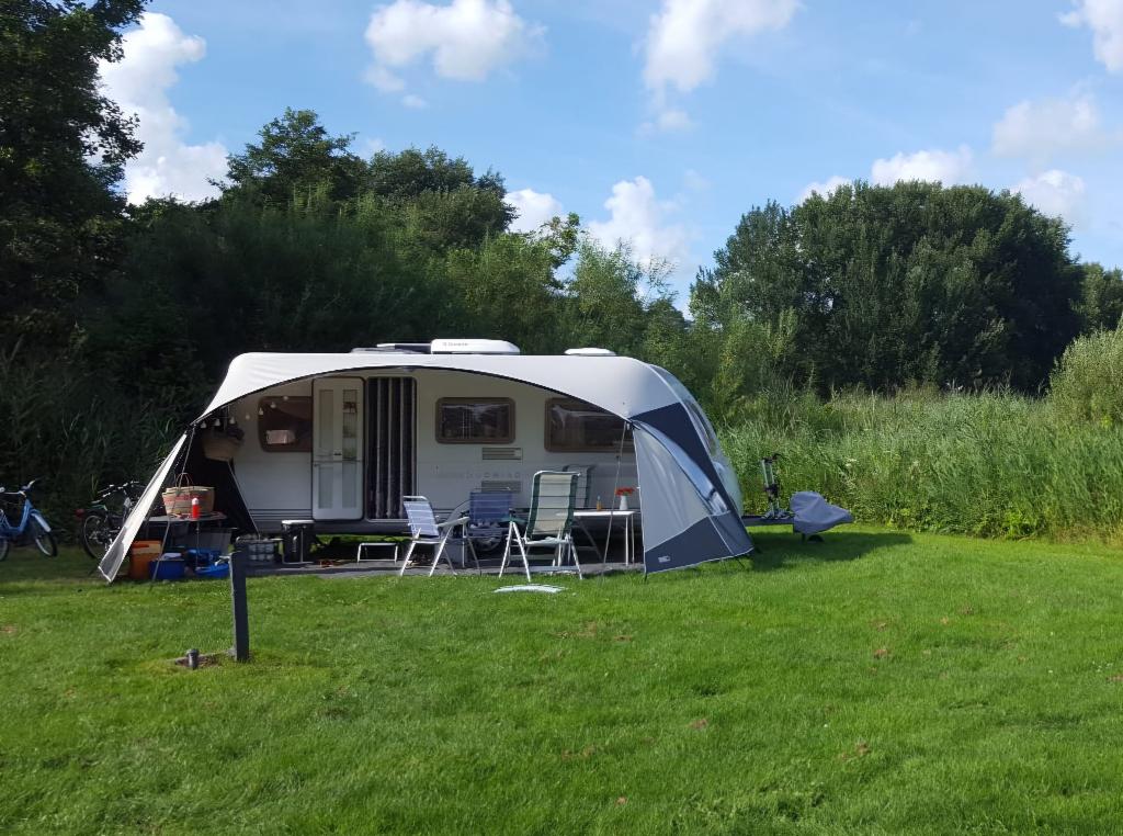 Knaus 6-persoons caravan, luifel, voortent én AIRCO!, Caravans en Kamperen, Caravans, Rondzit, Particulier, Overige typen, Kachel
