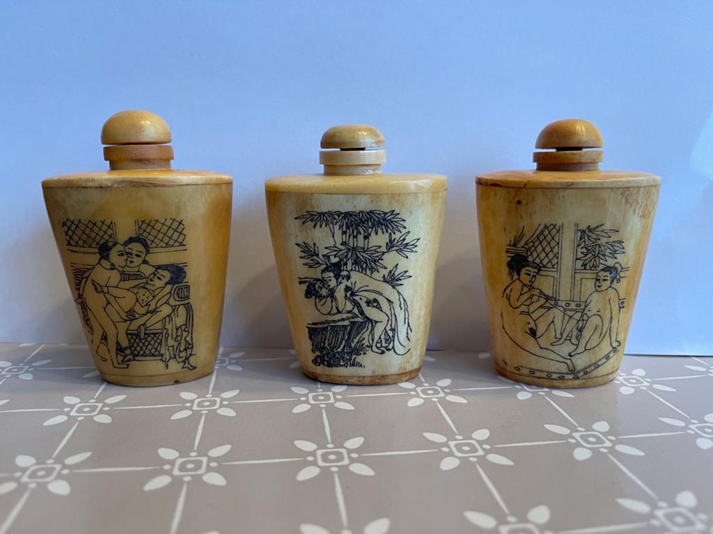 3 erotische Chinese snuifflesjes, ca 1900-1940, Antiek en Kunst, Ophalen