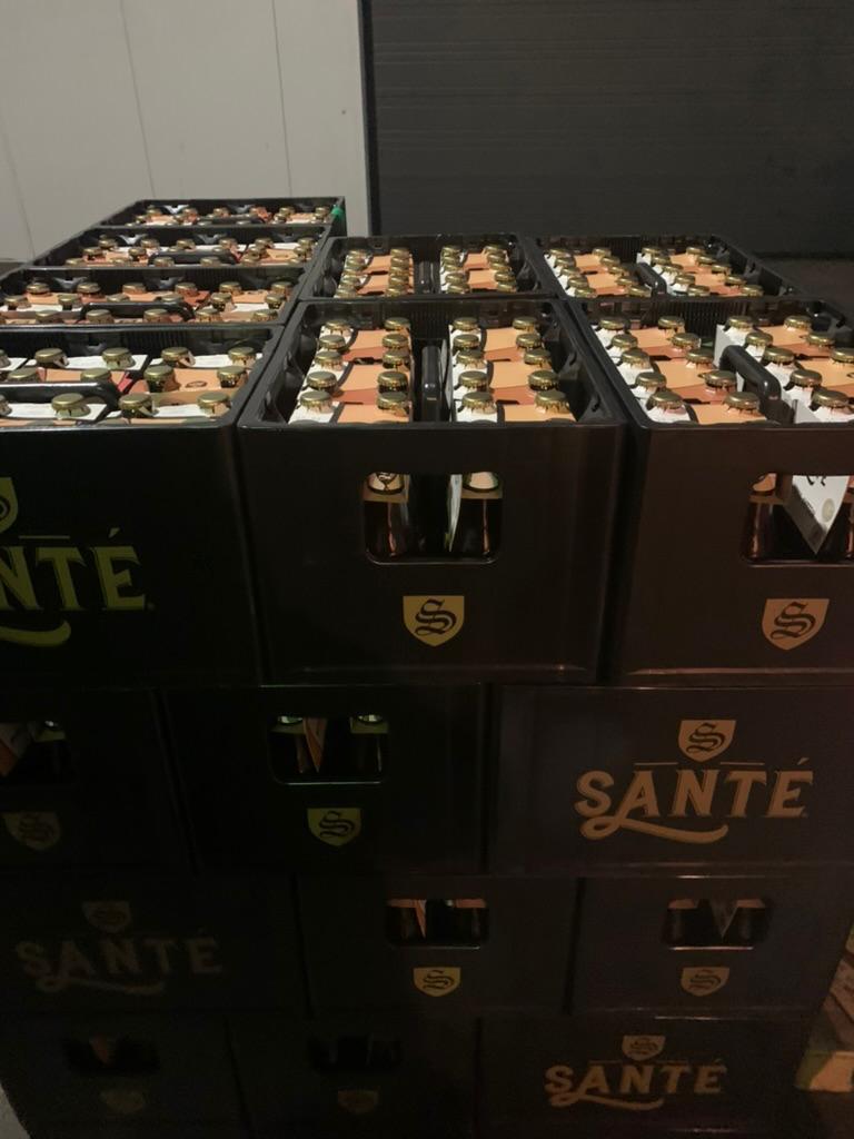Bierbakken / plastic kratten voor 24 flessen  1750 stuks, Ophalen of Verzenden, Zo goed als nieuw