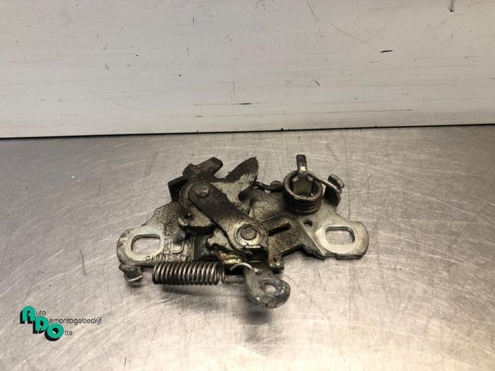 Mécanique de verrouillage capot d'un Peugeot 208 (208 12-), Autos : Pièces & Accessoires, -, 3 mois de garantie, Utilisé, -